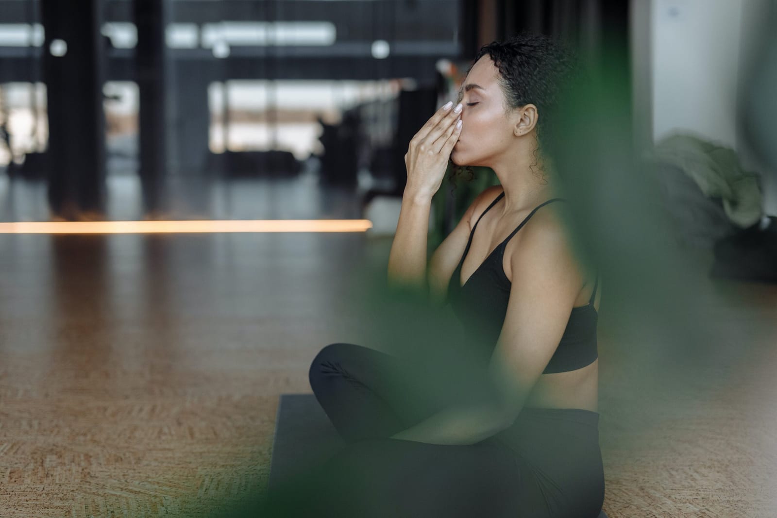 Une personne en train de réaliser un exercice de respiration